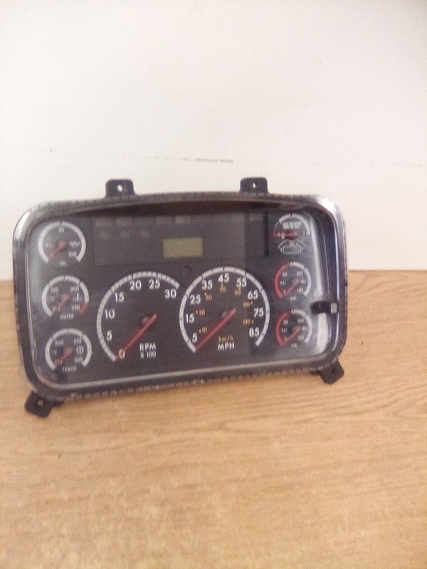 Freightliner M2 Speedometer Instrument Cluster A22-66235-106