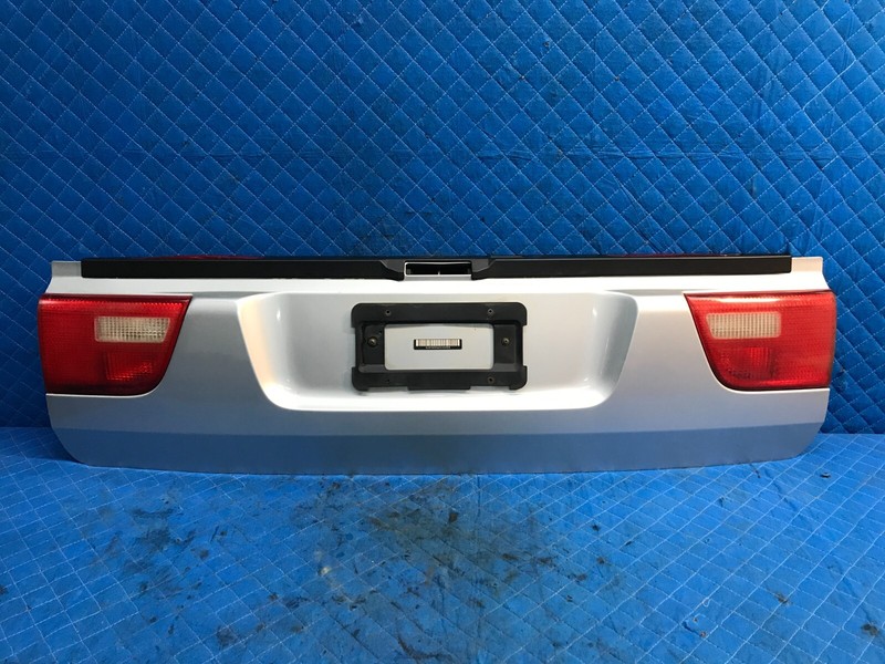 00-06 BMW X5 TRUNK BACK HATCH TAILGATE DECK LID W/ ALL TAIL LIGHTS OEM Silver