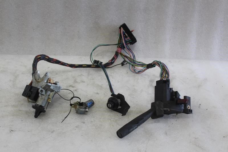 1996 CHEVROLET BLAZER COLUMN IGNITION SWITCH WITH KEY AND LOCK CYLINDERS