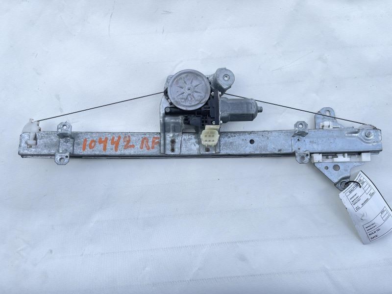 2014-2020 Nissan Rogue Right Side Front Door Window Regulator