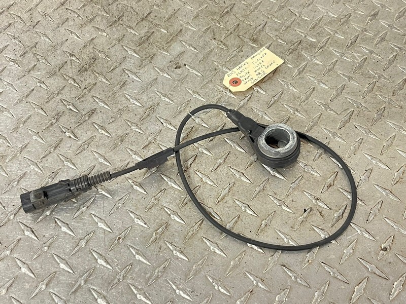 13 Harley Davidson FLHTK Electra Glide Ultra Front Wheel Speed ABS Brake Sensor
