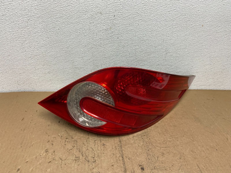 2006-2010 Mercedes W251 R-CLASS Right Passenger RH Side Tail Light AC7360 DW