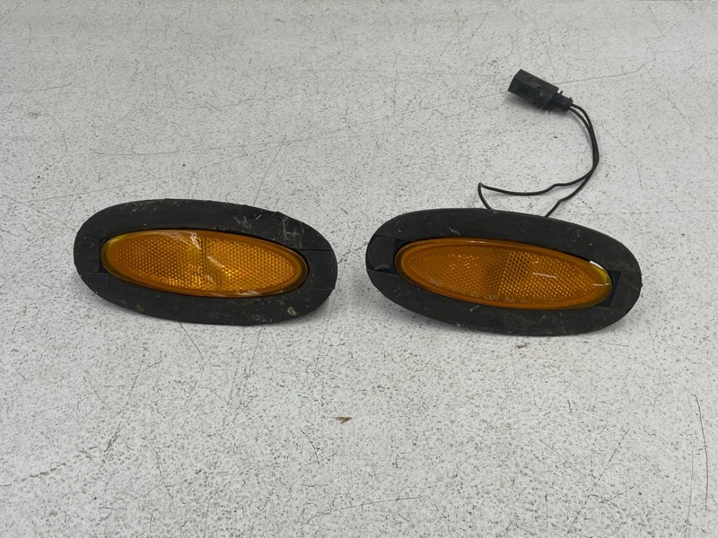 2003-2007 Bentley Continental GT Left Right Bumper Marker Light Lamp 1577 OEM