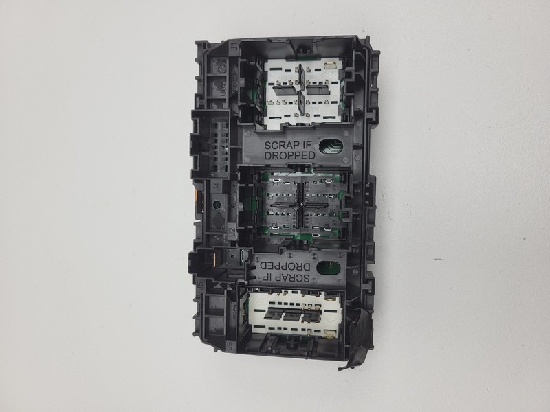 21-25 Jeep Grand Cherokee L Dash Cabin Fuse Relay Junction Box OEM 68347016AD