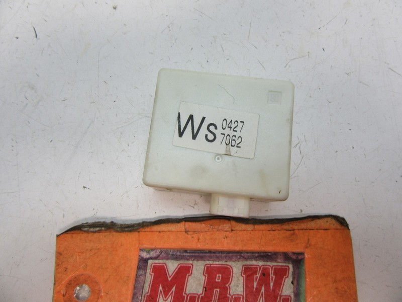 SCION XB WHITE COMPUTER RELAY ON SIDE SHIFTER LOCK ECM BCM AUTO TRANSMISSION