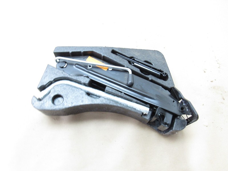 Volkswagen Touareg 2015 Emergency Spare Tire Jack Wrench Tool Kit Set 11-17 *#4