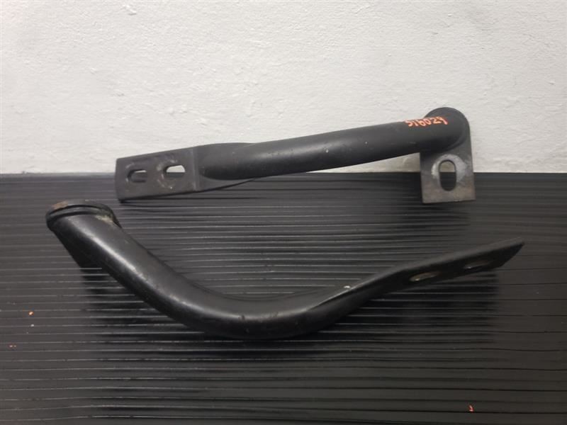 99-02 Chevrolet Silverado 1500 Front Bumper Side Brackets Pair OEM 15705657
