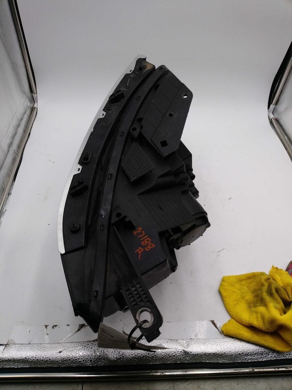 2023 KIA SORENTO Right Headlight Assembly GREY OEM Used 718474 48K Miles