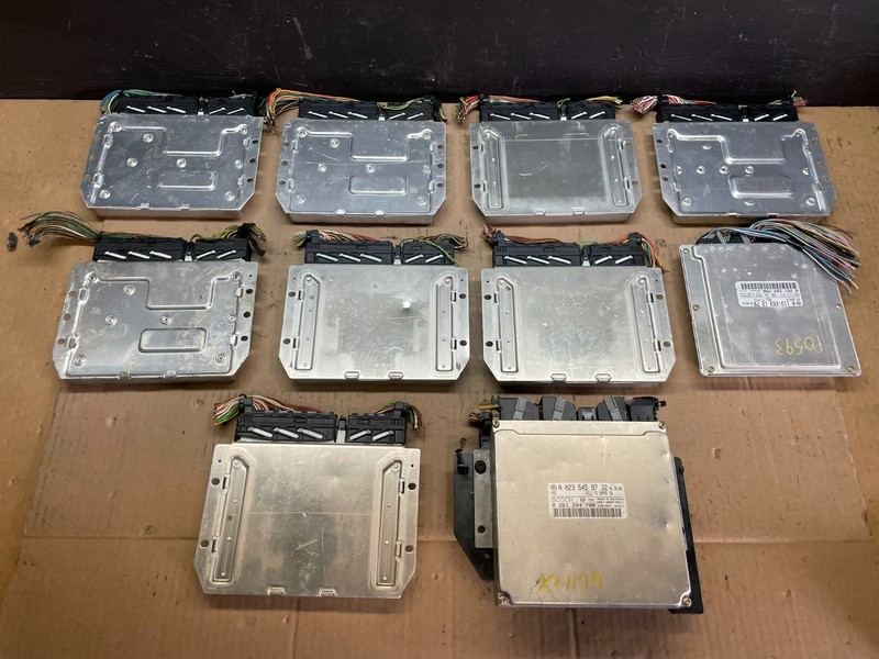 Mix of 10 Mercedes ECM Engine Computer Module AB7571