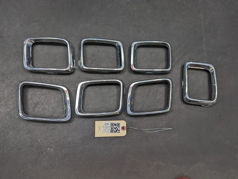 7PC Front Grille Surround Bezel Set 2020 Jeep Compass 6PB29SZ0AA 2017 - 2021 X