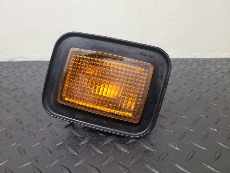 03-09 Hummer H2 Left Driver Turn Signal Light Lamp OEM 15060529