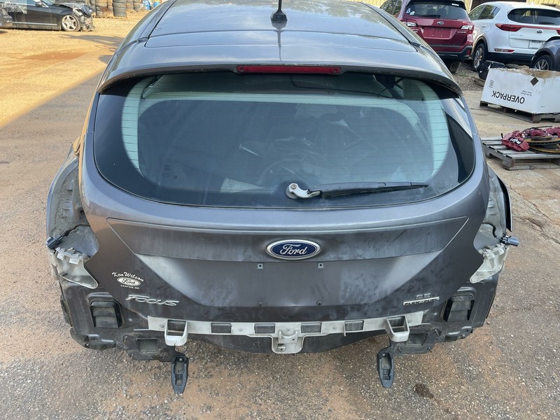 12-14 FORD FOCUS SE HATCHBACK STATION WAGON TRUNKLID DECK HATCH TAILGATE OEM