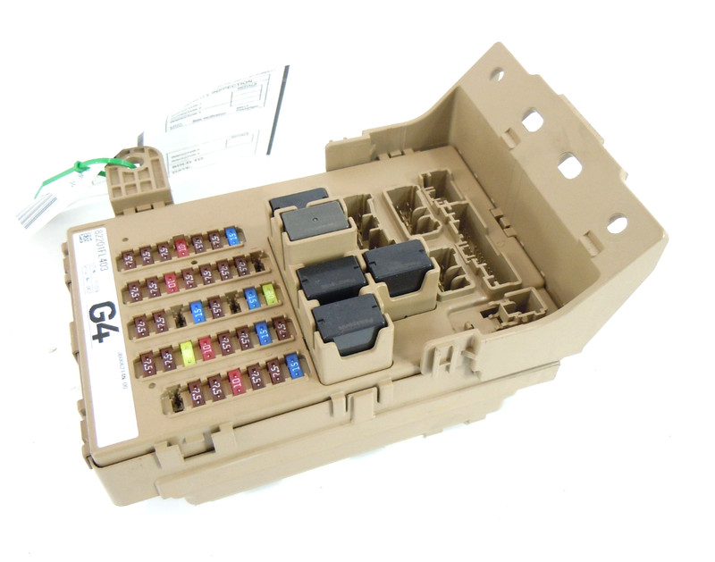 2018 18 Subaru XV Crosstrek Cabin Relay Fuse Box OEM 82201FL403