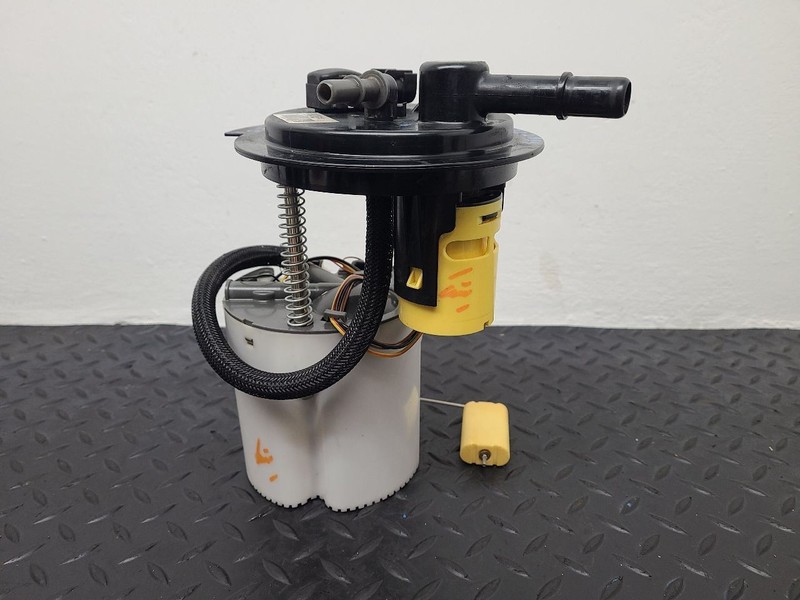 2008 Buick Enclave Fuel Pump Assembly OEM 19259370