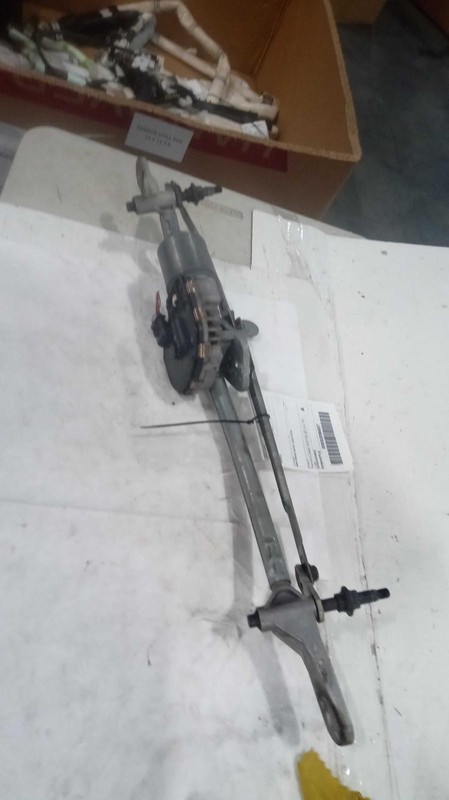 2015 BMW 650i Windshield Wiper Linkage OEM Black 138k Miles NJ25-21881-544935