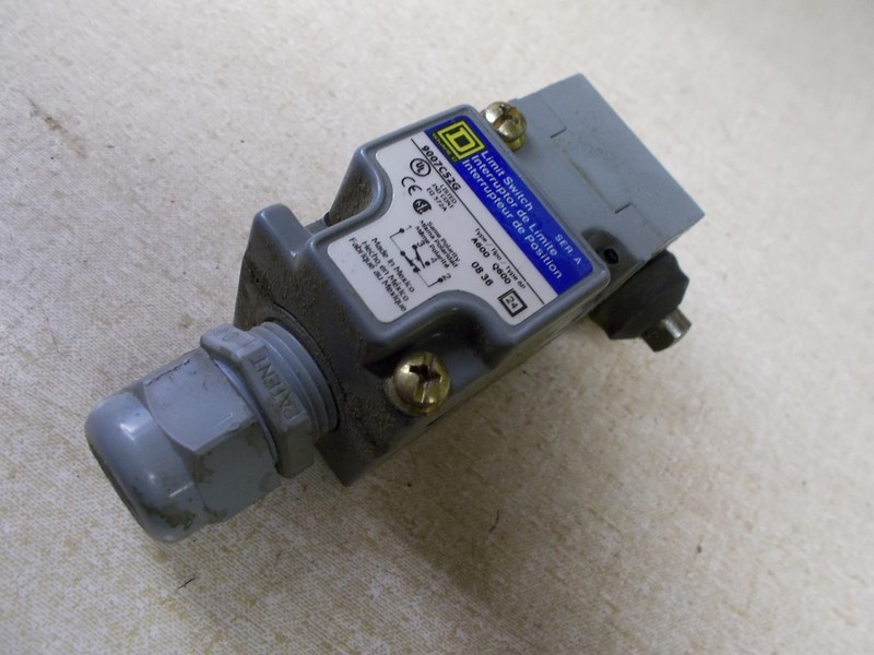 Square D 9007C52G Limit Switch w/ 1/2" NPT fitting *FREE SHIPPING*