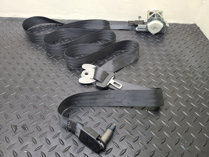 13-19 Hyundai Santa FE Left Driver Seat Belt Retractor Black OEM 88810-B8500