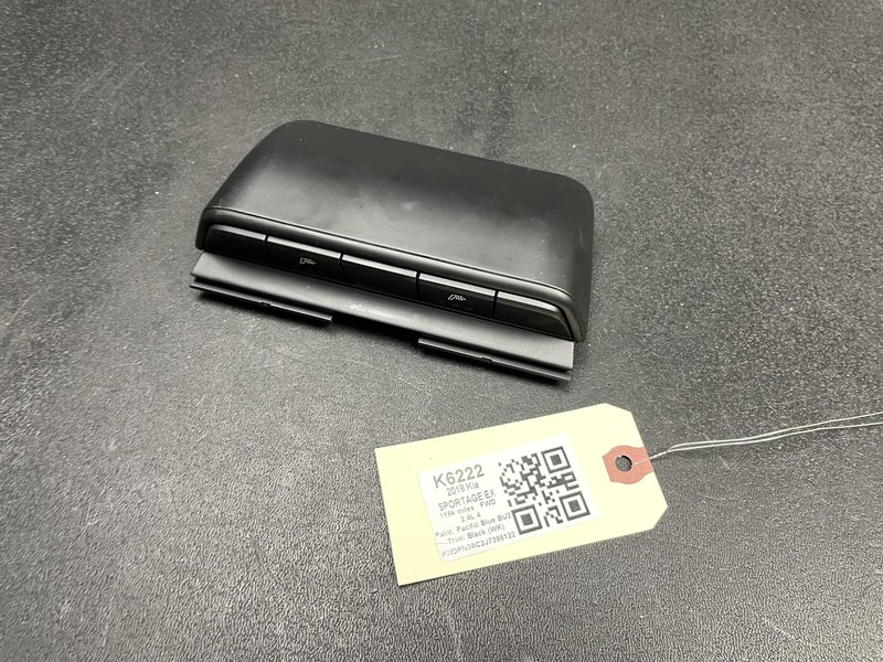 Front Right & Left Seat Heat Switch 2018 Kia Sportage 93300-D9000 2017 - 2022
