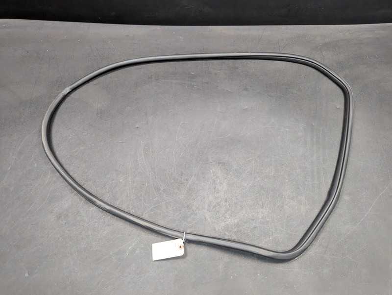 Rear Right Door Body Weatherstrip 2021 Toyota C-HR 62331-F4010 2018 2019 - 2022