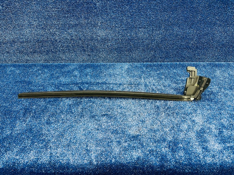 2016–2019 Buick Cascada Front Right Inner Window Belt Weatherstrip OEM 13464817