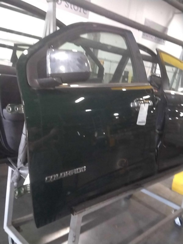 2015 Chevrolet Colorado Left Door Green 4DR PU OEM Used Part 621753
