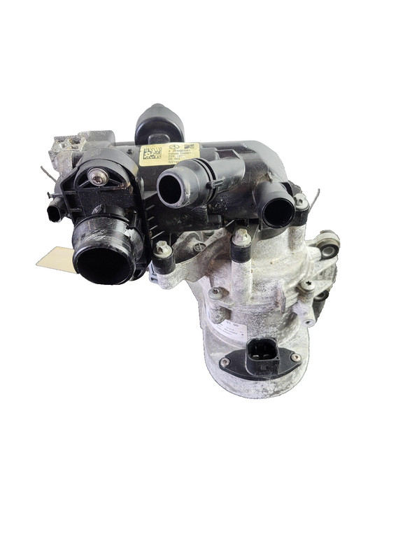 2023 Mercedes GLC 300 Engine Coolant Water Pump Thermostat 2.0L OEM 2642000100