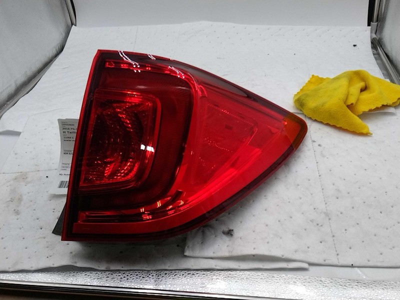 2016 Honda Pilot Right Tail Light Assembly Black OEM Used 7845106 107k Miles