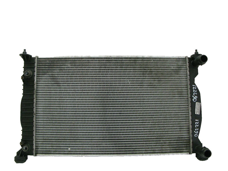💚 2006 05-09 AUDI A4 2.0 B7 RADIATOR ( AT TRANSMISSION ONLY )
