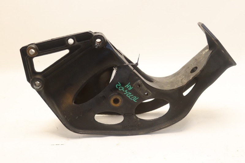 17-24 INTERNATIONAL LT625 CUMMINS RIGHT FRAME HORN SPRING HANGER 3843482C4 OEM