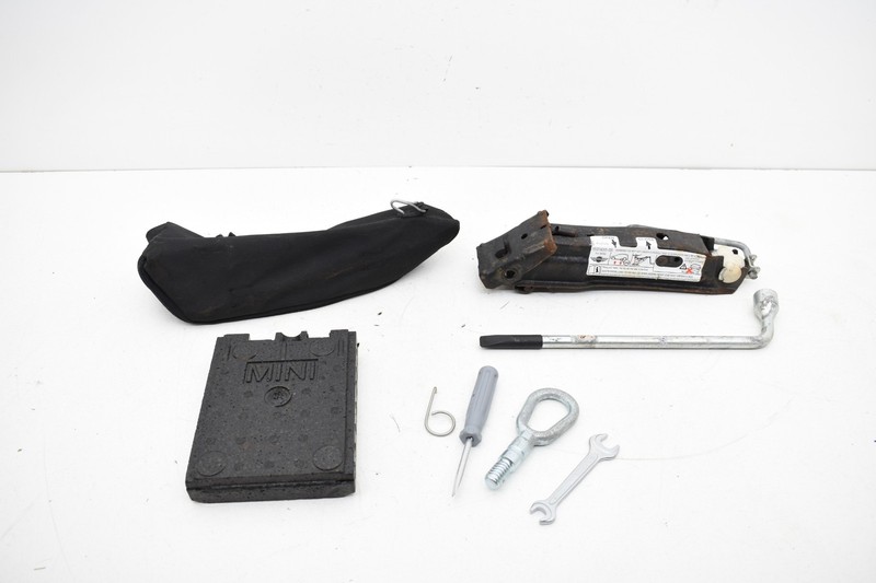 2006 Mini Cooper S R53 SPARE TIRE JACK WRENCH TOOL KIT SET WITH CASE OEM KW72