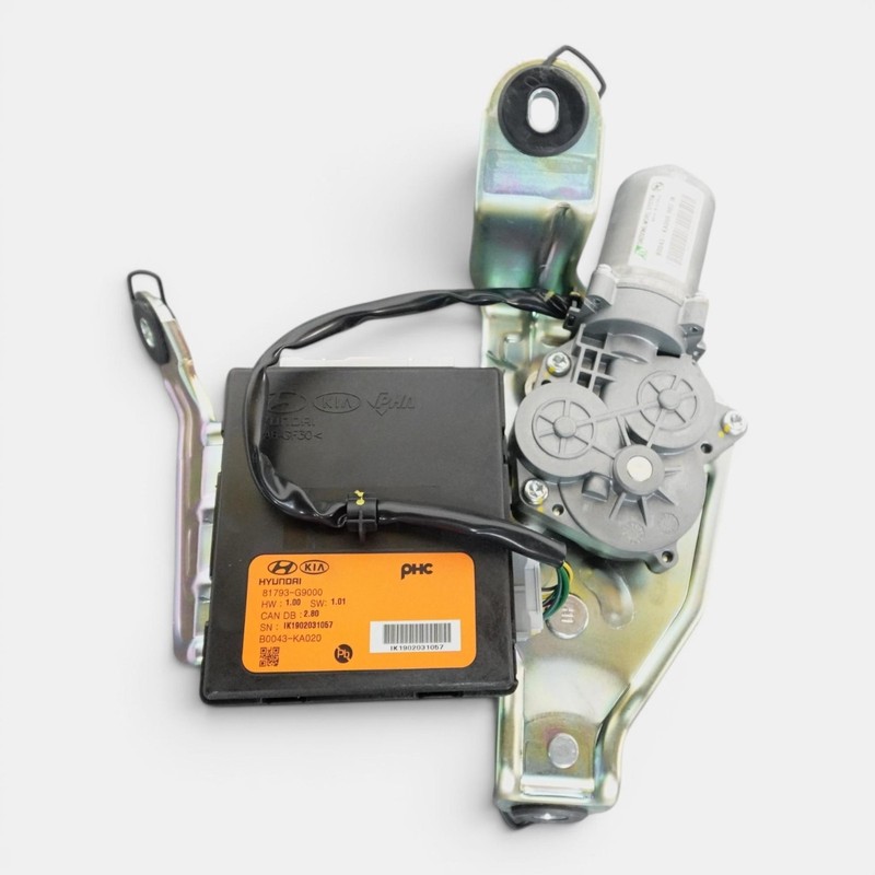 2019-2021 GENESIS G70 POWER TRUNK LID PULL DOWN MOTOR DRIVE CONTROL UNIT OEM