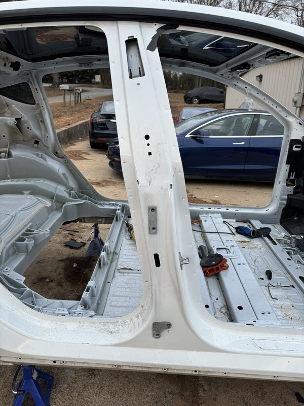 2020 - 2023 Tesla Model Y RIGHT B Pillar