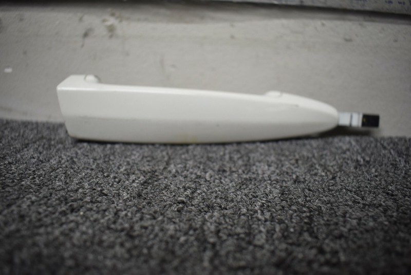 BMW 3 SERIES RIGHT SIDE EXTERIOR DOOR HANDLE FACTORY OEM