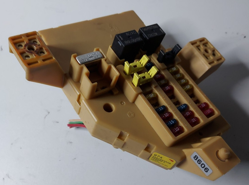 02-04 Dodge Dakota Interior Fuse Block Junction Block 56049035AB OEM