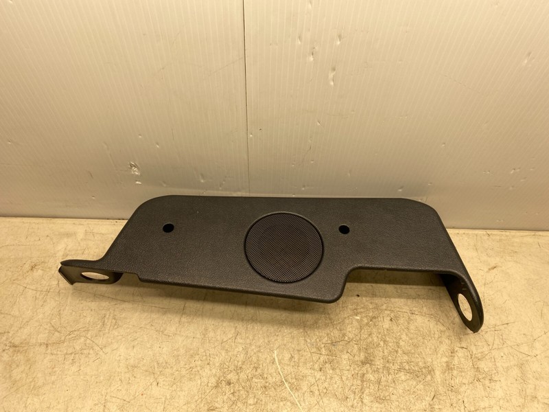 2003-2005 MERCEDES BENZ ML350 RIGHT FRONT SEAT LOWER SPEAKER TRIM TRACK COVER
