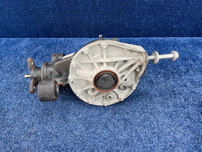 2016-2020 CADILLAC CT6 3.6L AWD REAR DIFF DIFFERENTIAL AXLE CARRIER OEM