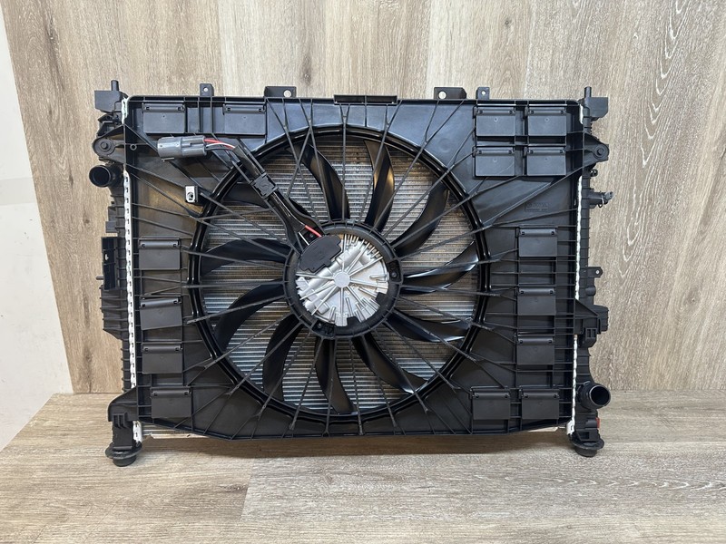 2020-25 CADILLACXT5 2.0L COOLING FANRADIATORASSY OEM # 86578072 / 85557761