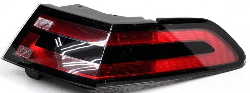 OEM Right Passenger Side LED Tail Lamp for 2011-2015 Chevrolet Volt, Lens Crack