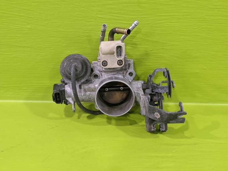 97 98 ES300 THROTTLE BODY OEM 3801-10