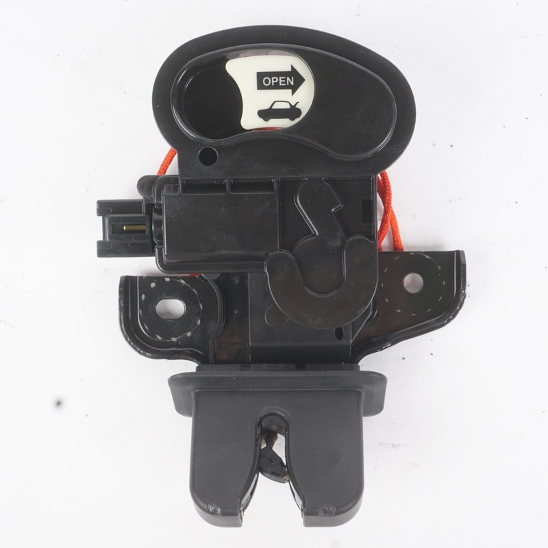 2017 - 2024 ALFA ROMEO GIULIA2.0L REAR TRUNK LID HATCH LOCK LATCH ACTUATOR OEM