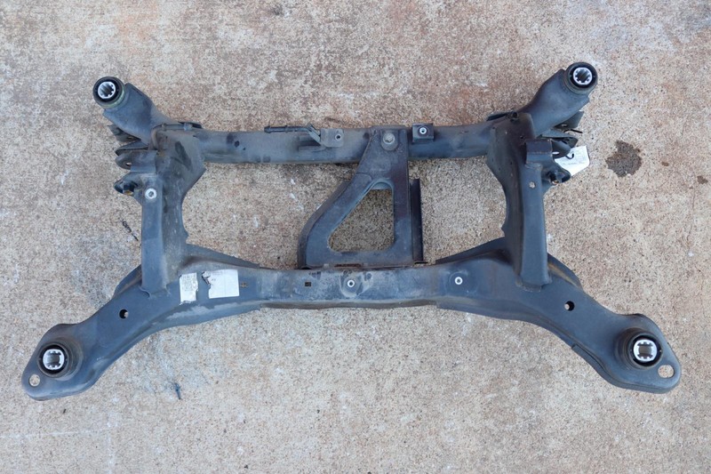 2014-2017 VOLVO XC60 3.2L FWD REAR SUSPENSION CROSSMEMBER SUBFRAME OEM