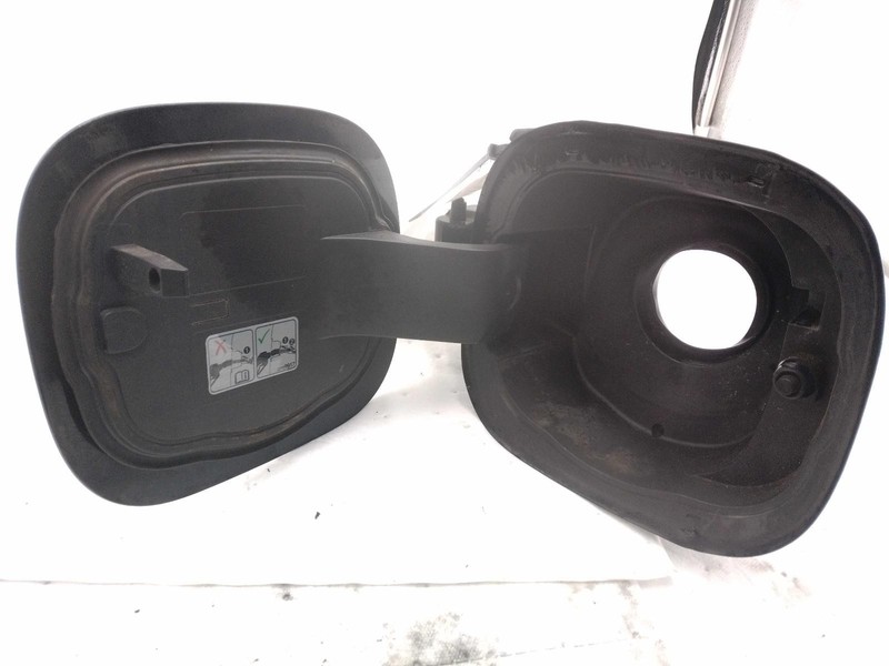 2017 Cadillac XT5 Fuel Filler Door Black OEM Used 82000 Miles NJ25-22670-571031