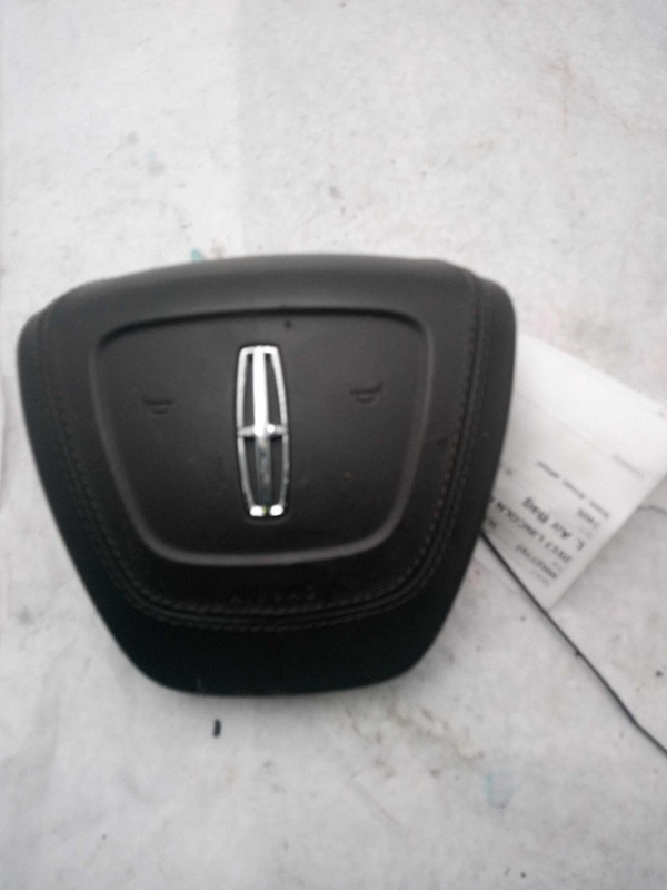 2017 Lincoln Continental Steering Wheel Air Bag White Used 623002 60K Miles