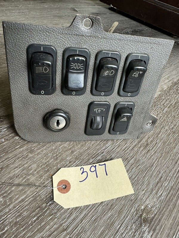 Peterbilt Switch Panel- P/N: S64-6045-496F00