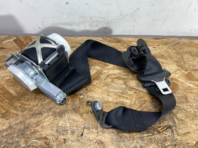 BMW F30 F36 F80 3/4 Series M3 Front Right Passenger Seatbelt Retractor Blck OEM✅