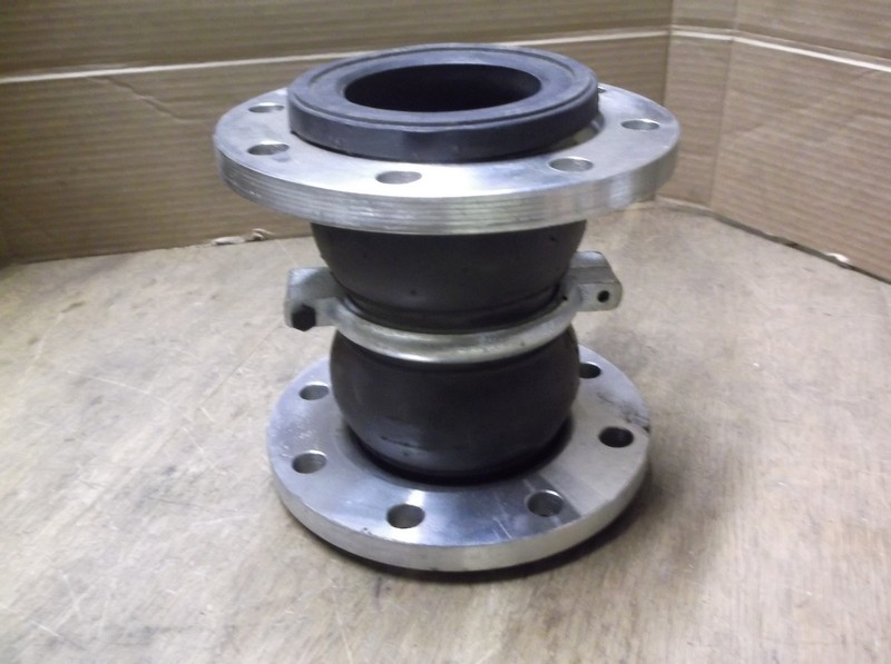 8-Bolt Flexible Pipe Coupler 3-3/4" Diameter Bore 4" 100M ASA 150 *FREE SHIP*