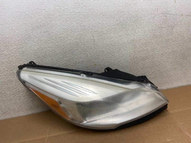 2013 - 2016 Ford Escape Headlight Right Passenger RH Side Halogen Y8372 DW