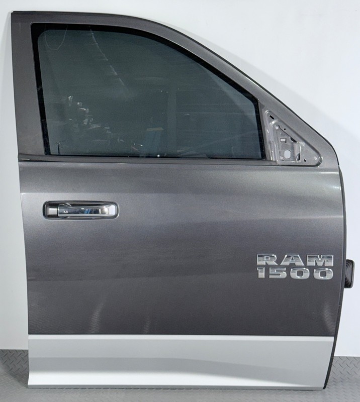 ✅ 09-24 RAM 1500 Clas 2500 3500 OEM COMPLETE DOOR FRONT RIGHT Gray PAU Passenger