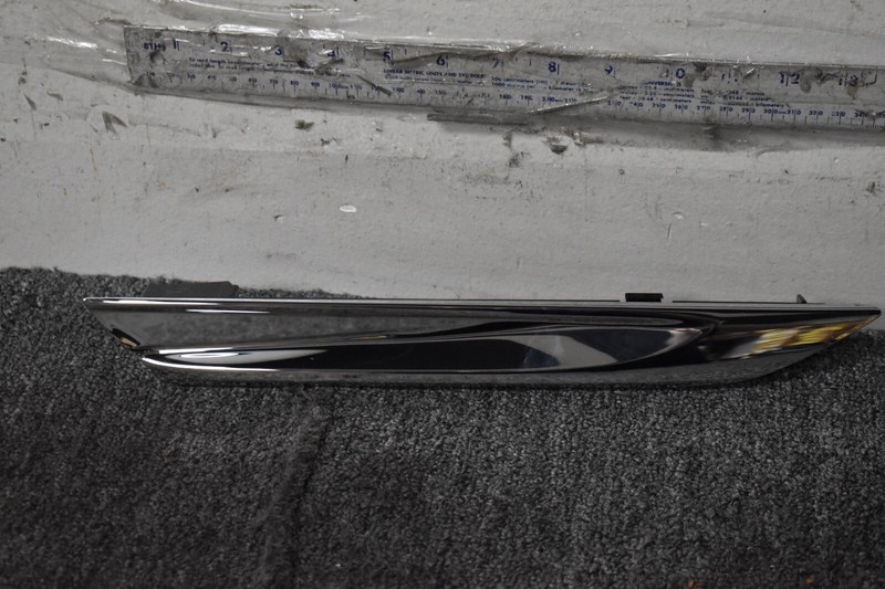 2016-2018 BMW M6 BASE SIDE TRIM RIGHT SIDE FACTORY OEM