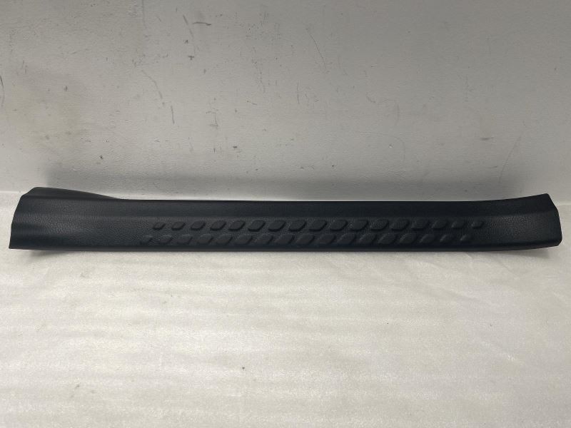 19 TOYOTA C-HR RIGHT FRONT DOOR SILL FRONT PLATE BLACK TC:FC20 JAPAN BUILD 53192